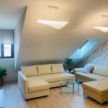 Apartamento Sofia Тордесиляс Екстериор снимка
